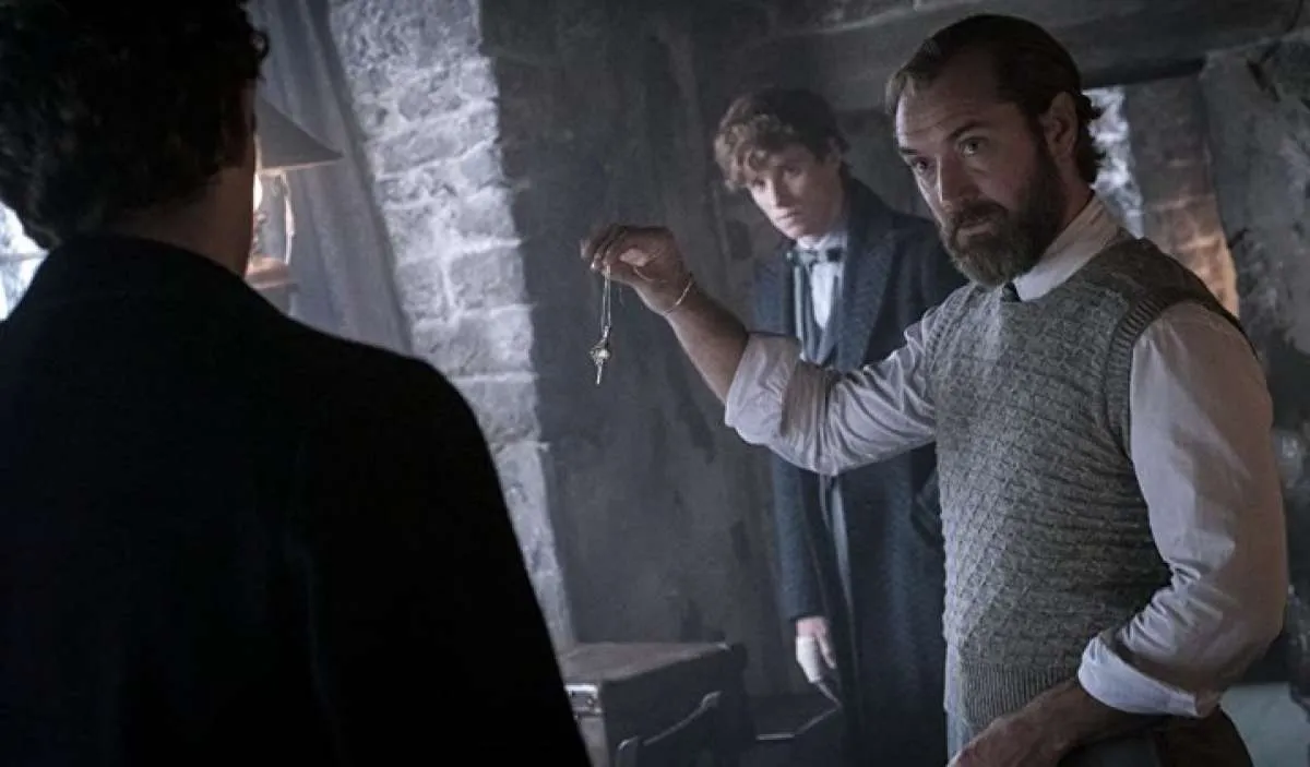Fantastic Beasts: Secrets of Dumbledore, Jude Law Ungkap Jadwal Rilis Trailer Baru