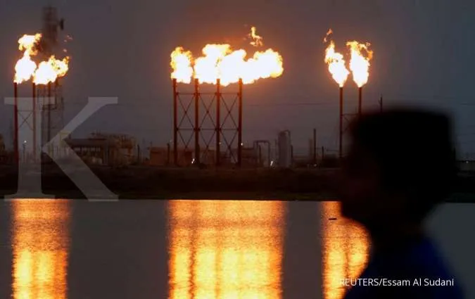 Oil rises on U.S. jobless drop, OPEC+ meeting hopes