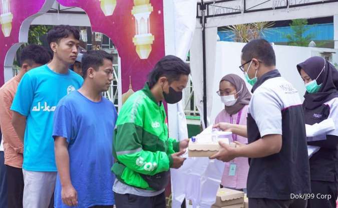 Inspirasi Ramadan, J99 Corp Berbagi Puluhan Ribu Takjil di Berbagai Kota di Indonesia