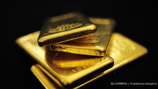 Pelemahan euro menyebabkan harga emas turun lagi