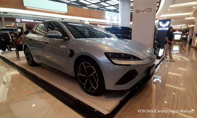 Mobil Terlaris Ke-6 Di RI, Cek Harga Mobil Listrik BYD Atto Dolphin M6 Seal Mei 2025