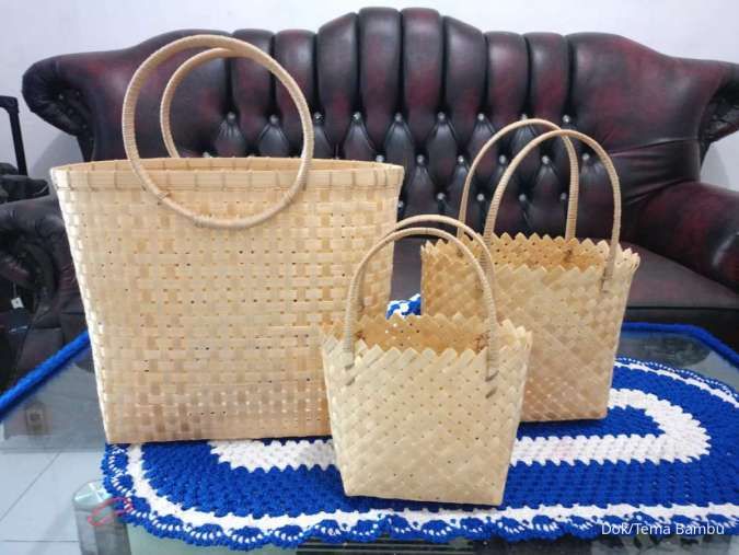 Mengayam Tradisi Jadi Kreasi Bambu Bernilai Tinggi