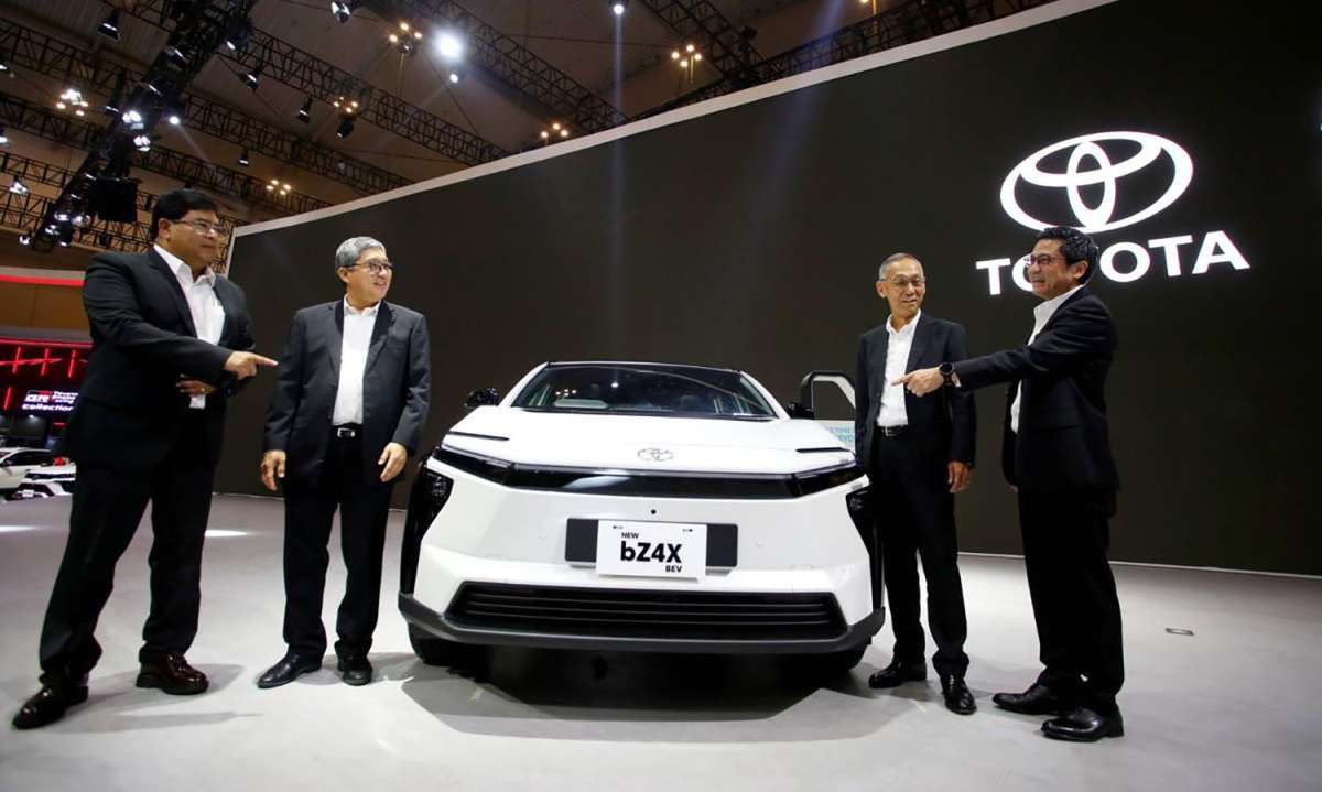 Toyota Tampilkan New bZ4X Produksi Lokal di GIIAS 2025