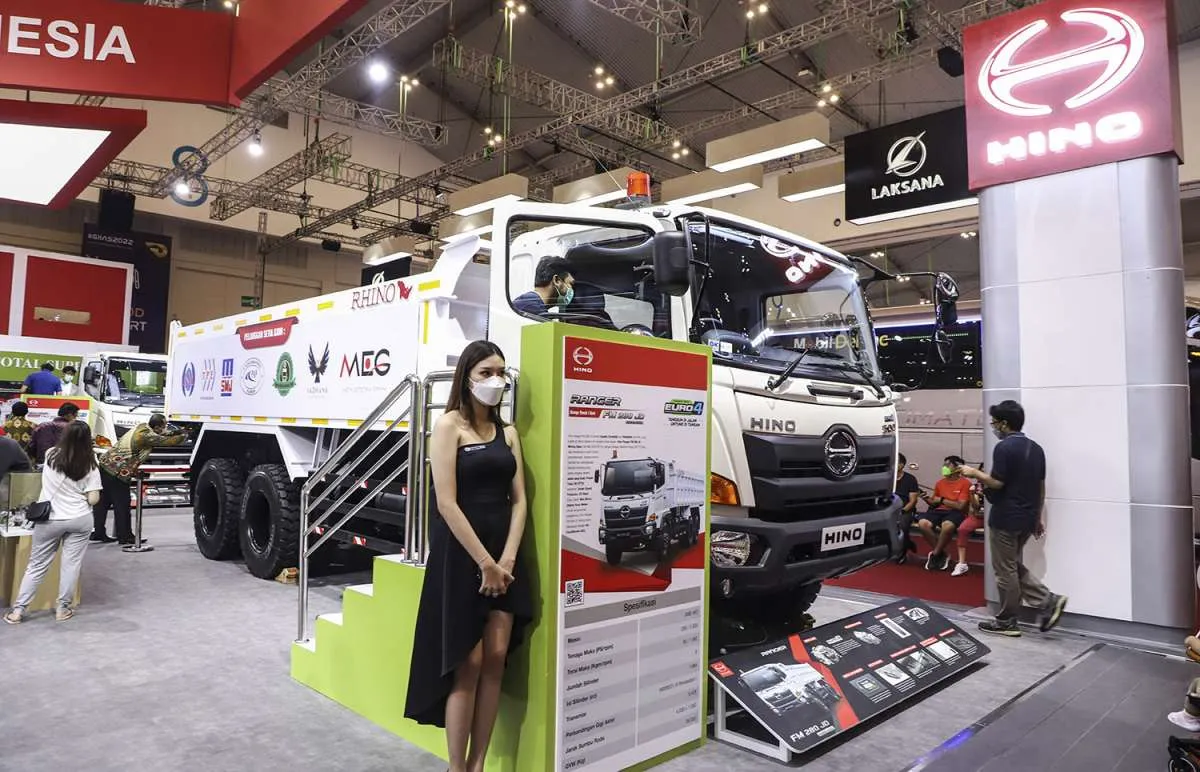 Hino Luncurkan Dua Truk Baru di GIIAS 2024, Cocok untuk Pertambangan dan Perkebunan