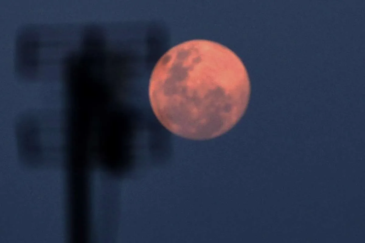 Bulan Purnama April Pink Moon Muncul Akhir Pekan Ini, Yuk Cari Tahu Fase-Fasenya