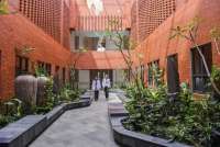 Pemerintah Tambah Tenaga Medis dan Rumah Sakit