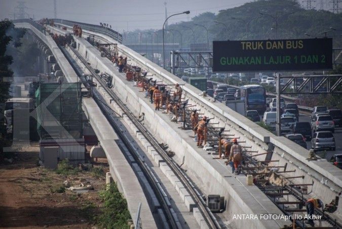 Proyek LRT Jabodebek dan kereta cepat di ruas tol Japek ditunda hingga jelang Lebaran