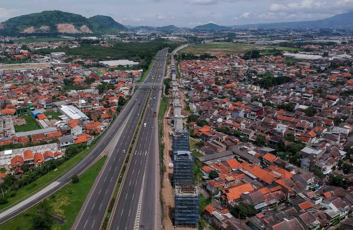 Sudah berlaku! Tarif tol terbaru Jakarta-Bandung di 2021 