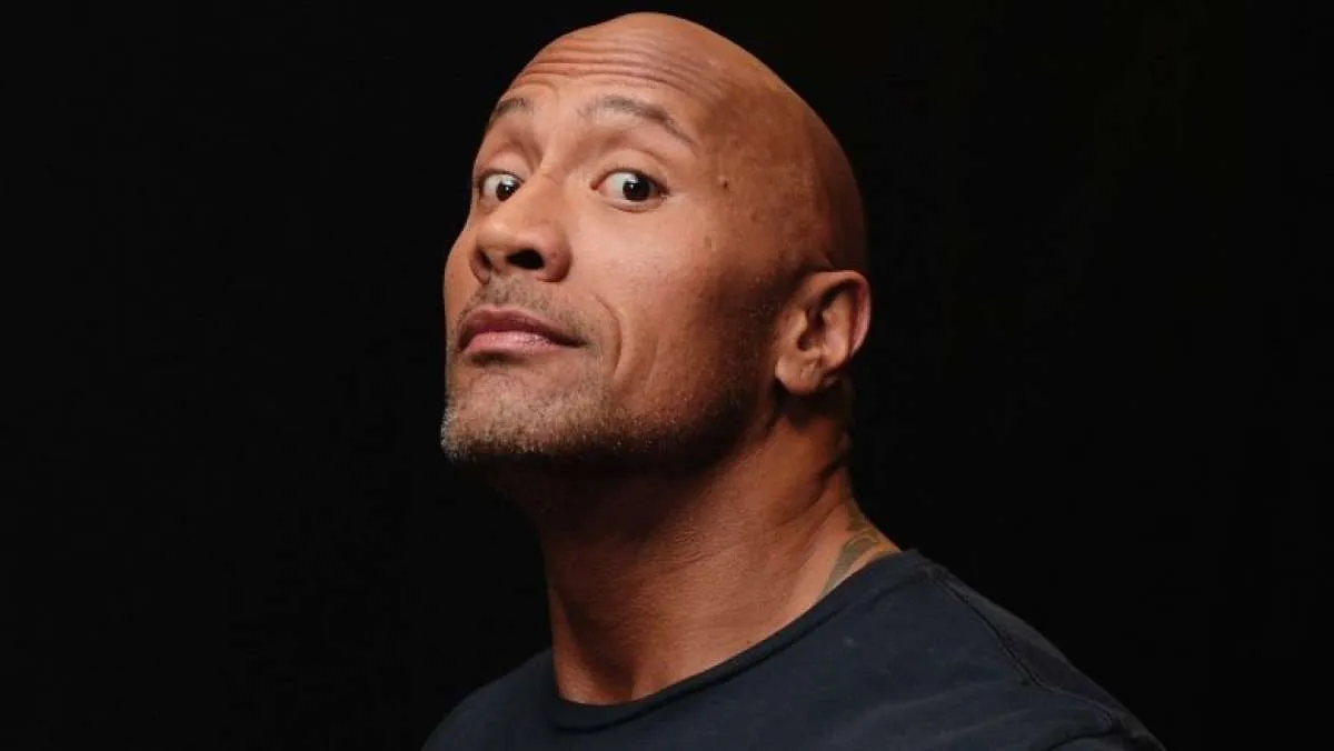 Film Netflix terbaru, Dwayne Johnson tunjukkan foto penampilannya untuk Red Notice