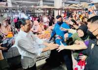 Cek Harga Pangan di Jambi, Jokowi Minta Pemda Bantu Biaya Transportasi Pedagang