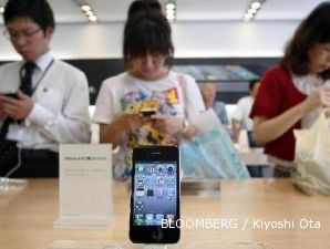 Setelah sempat tertunda, Apple dikabarkan akan segera rilis iPhone 4 putih