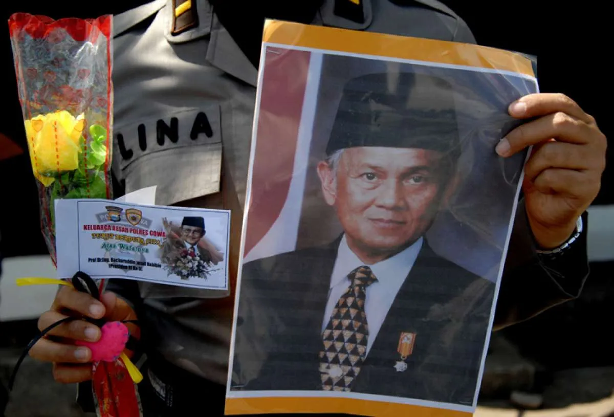 Habibie, sosok penting di balik pemberian nama Bank Mandiri 