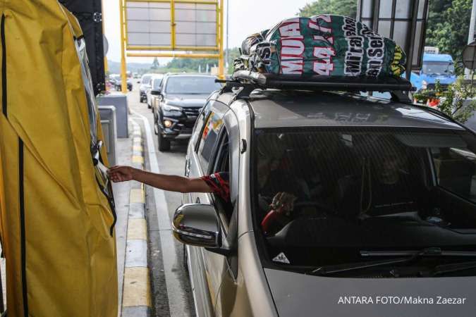 Polri: Kendaraan yang Keluar Jakarta melalui GT Cikampek Utama Sebanyak 17.022 Unit