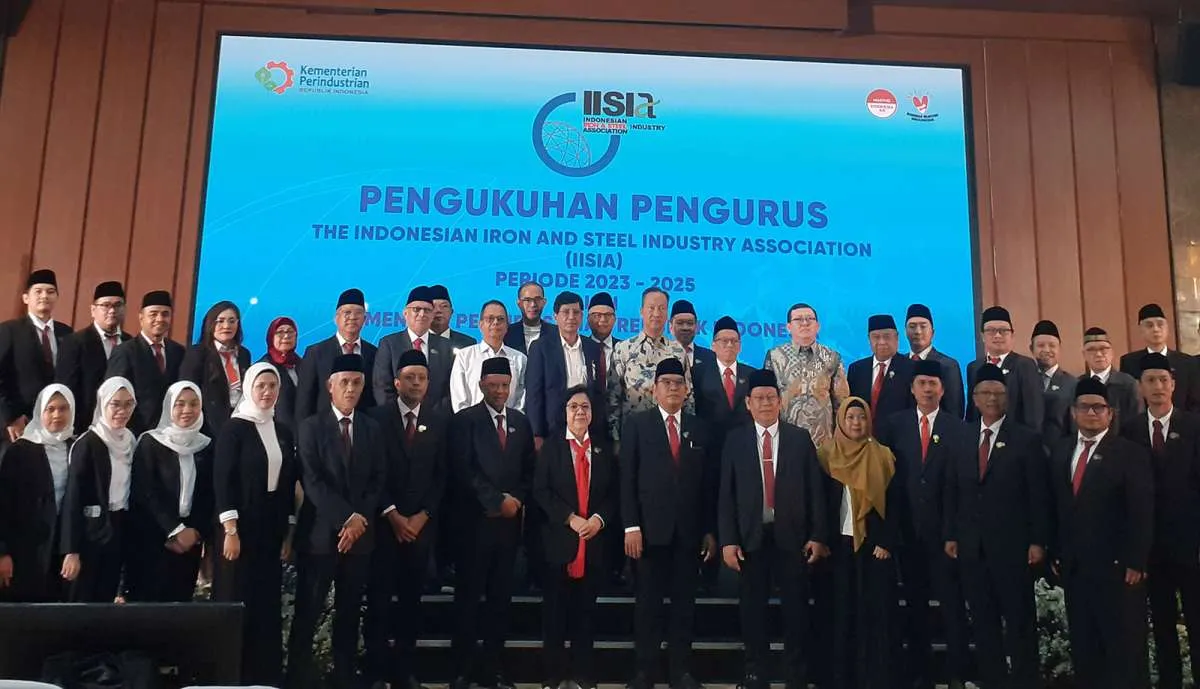 Kemenperin Resmi Mengukuhkan Pengurus IISIA Periode 2023-2025