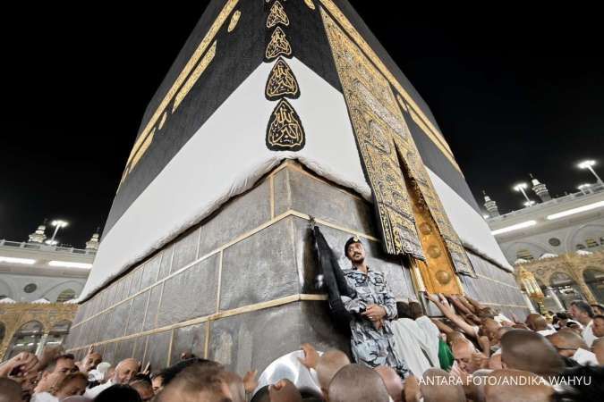 Kiswah Kakbah diangkat tanda musim haji dimulai