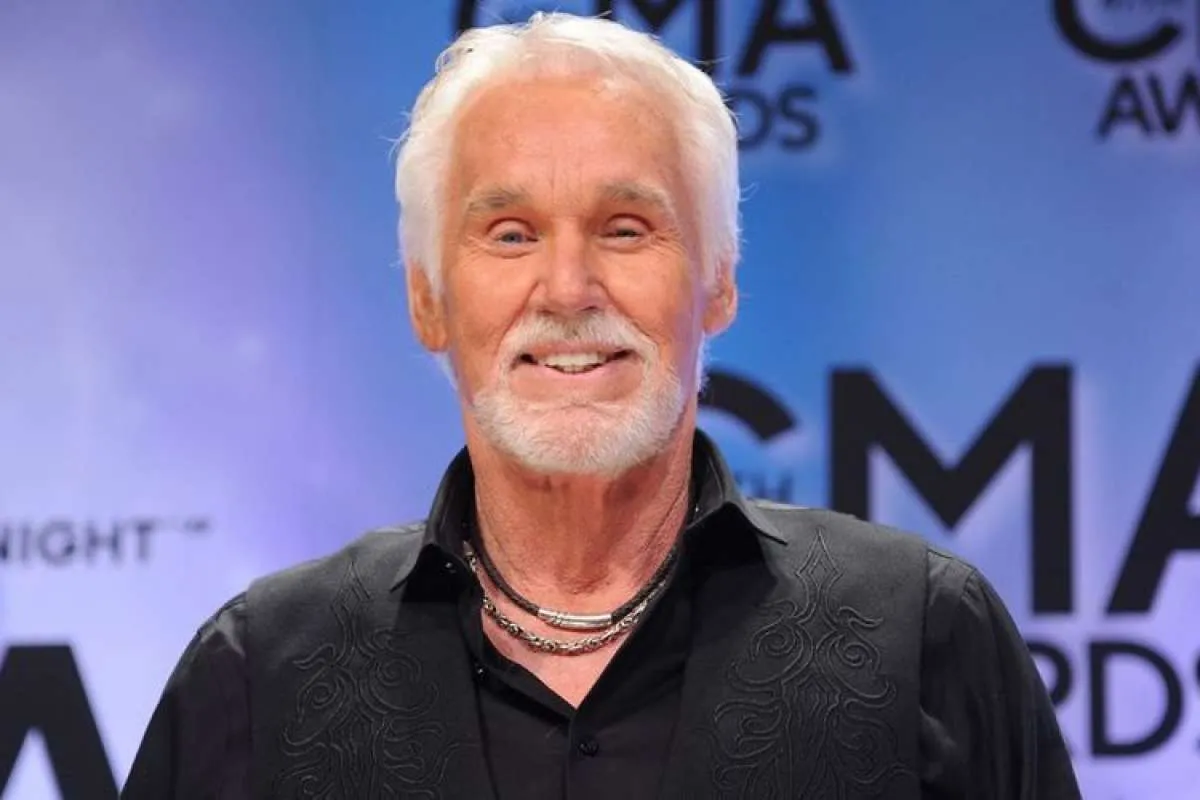 Musisi legendaris Kenny Rogers wafat pada usia 81 tahun