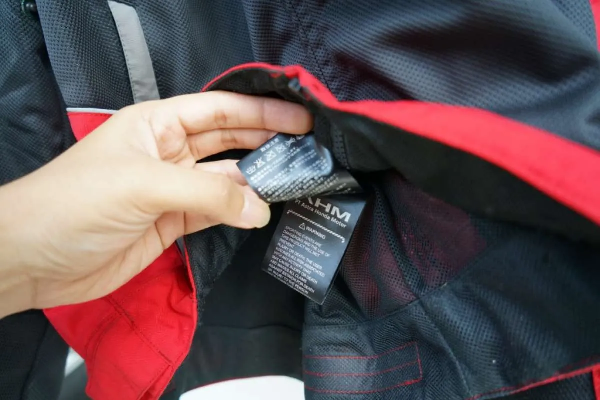 Ingin jaket sepeda motor tetap awet? Simak tips perawatannya dari Astra Honda Motor