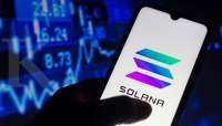 Solana Terancam Koreksi Tajam, Analis Prediksi Harga Bisa Anjlok ke US$105