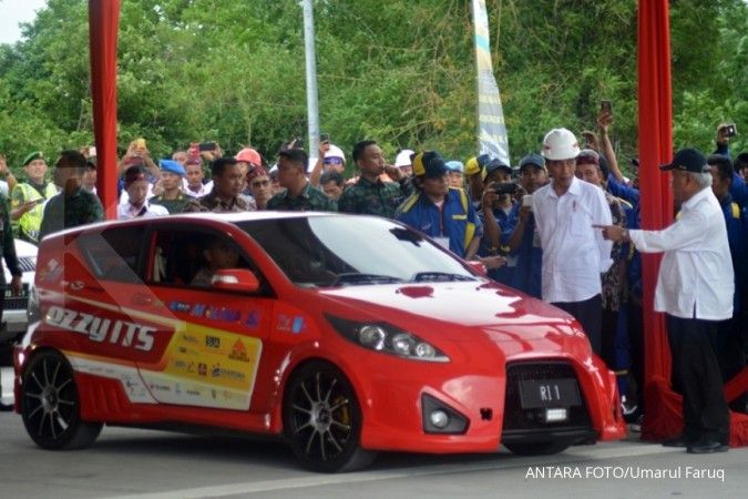 Jokowi jajal mobil listrik karya mahasiswa ITS
