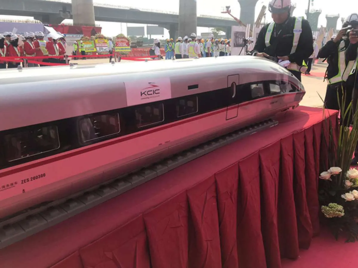 Target uji coba kereta cepat Jakarta - Bandung molor, ini penyebabnya