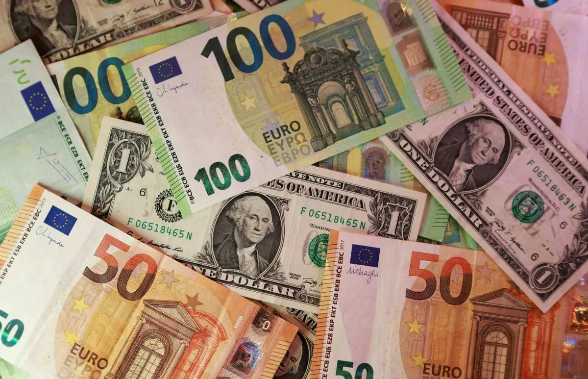 Dolar AS Menguat Tajam di Maret, Yen Pulih Tipis di Tengah Ancaman Intervensi