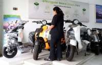 Lonjakan Harga BBM Dorong Tren Kendaraan Listrik di Indonesia