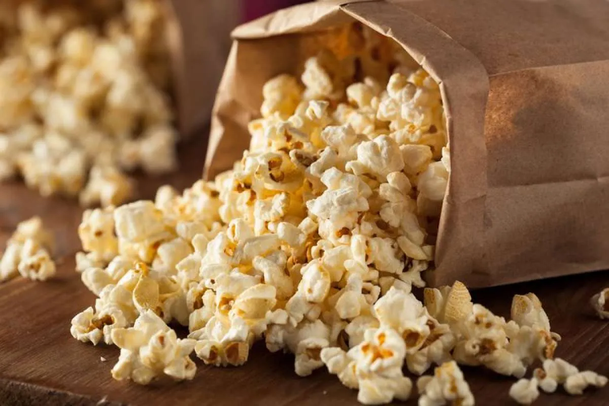 Bisa Menurunkan Berat Badan, Ini Manfaat Popcorn Bila Dimakan Secara Rutin