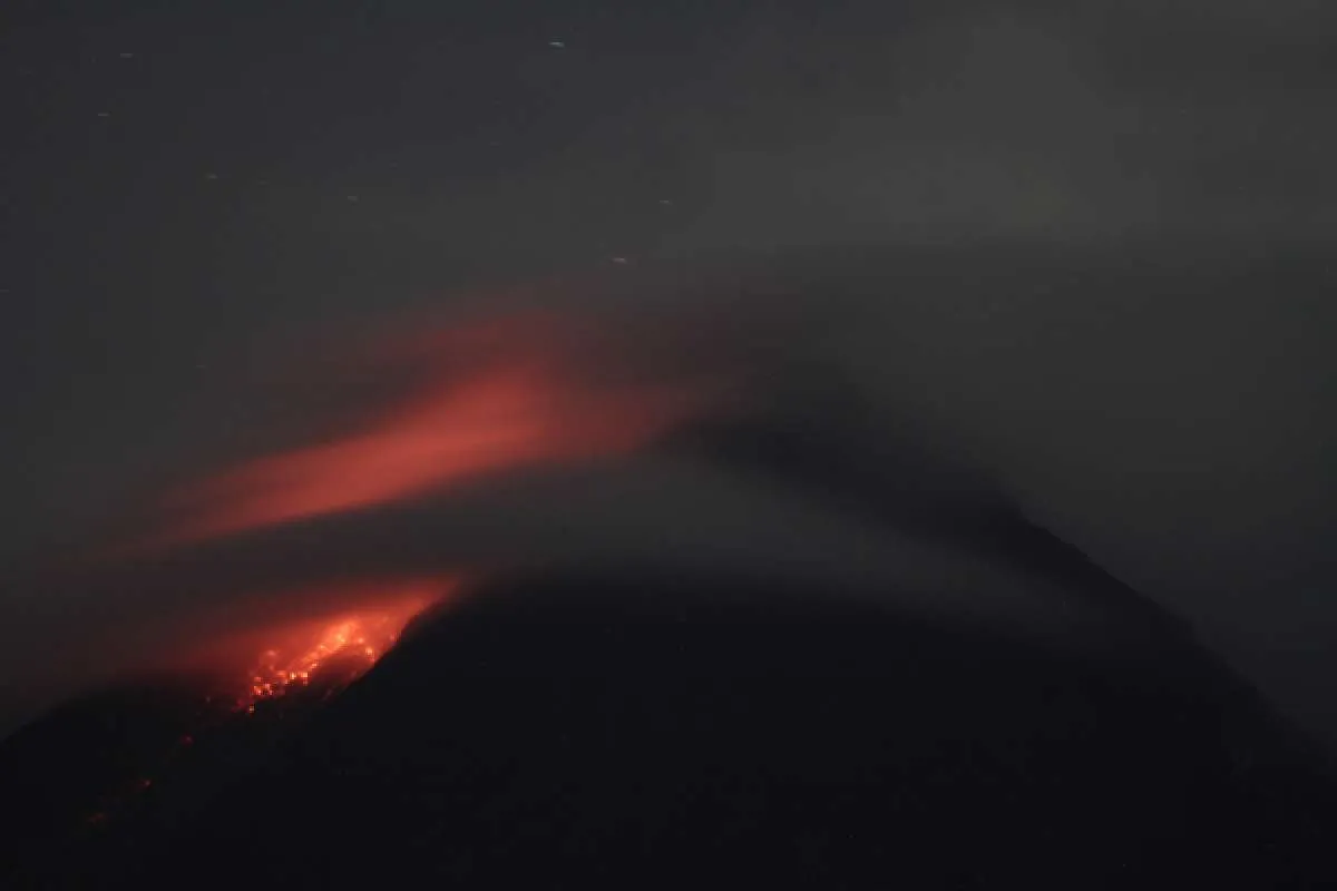 Update Gunung Merapi: Awan panas guguran masih terjadi pada Sabtu pagi