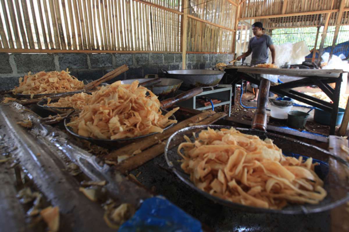 Produksi keripik singkong untuk pemberdayaan masyarakat