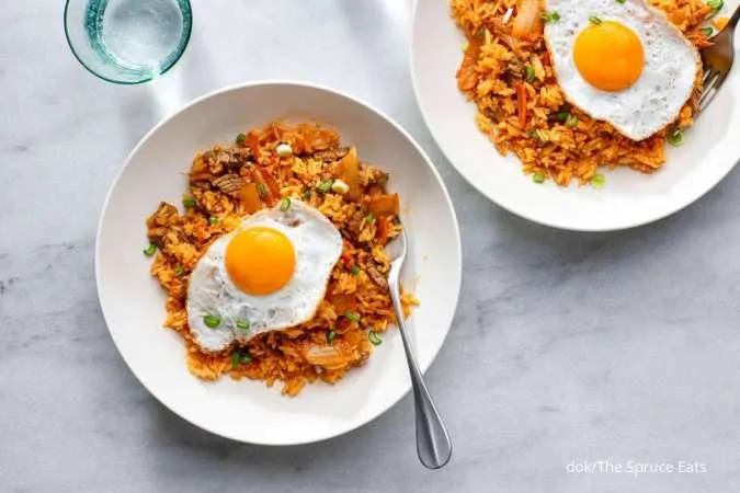 Resep Kimchi Bokkeumbap, Nasi Goreng Pedas Ala Korea yang Topping Kimchi