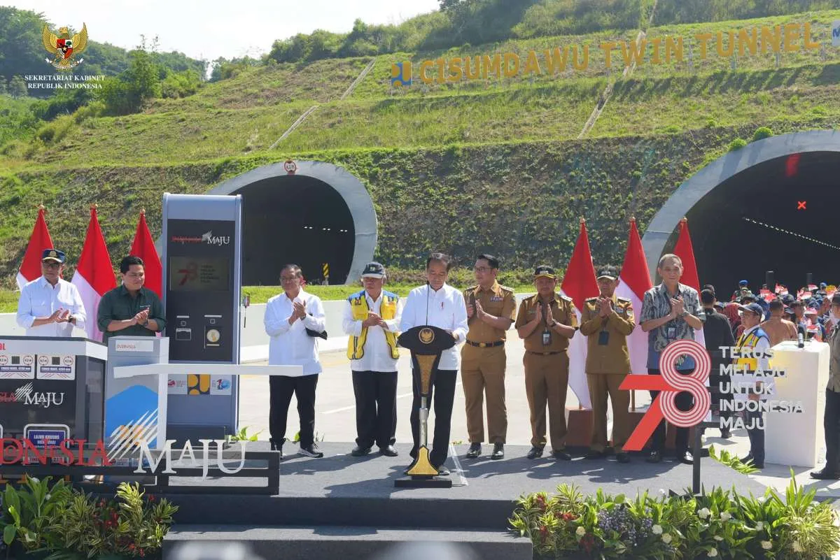 Diresmikan Presiden Jokowi Jalan Tol Cisumdawu Dibuka untuk Umum Gratis 2 Minggu