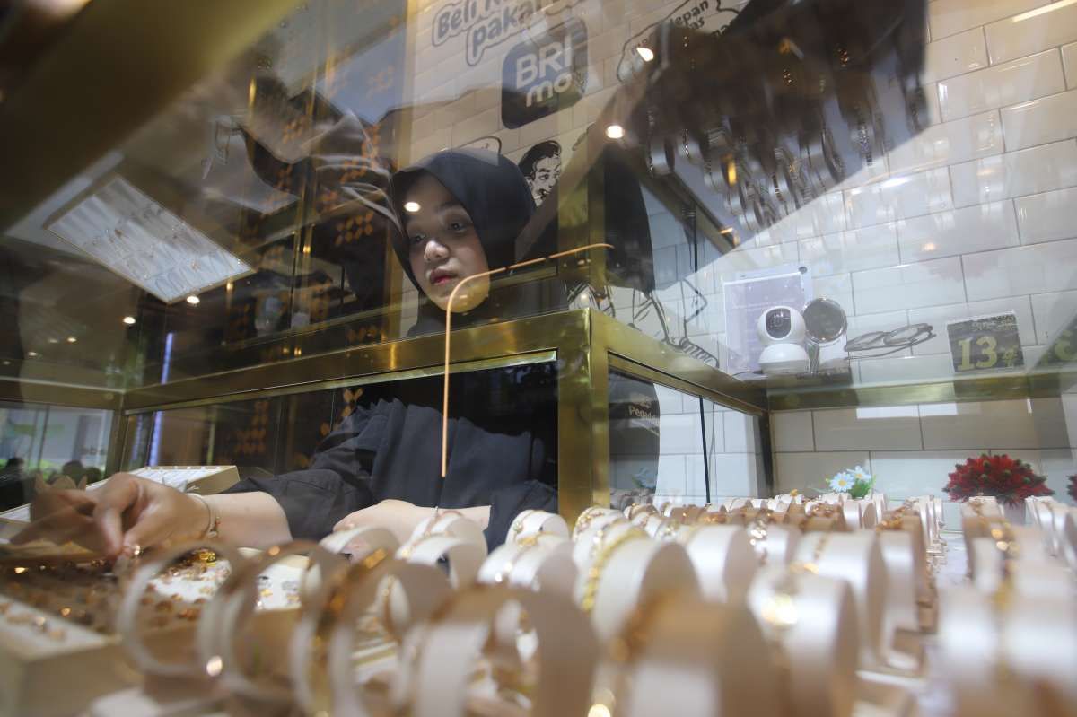 Koreksi Harga Emas Tekan Bisnis Gadai