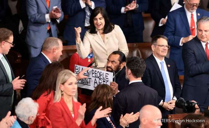 Anggota DPR AS, Al Green, Protes Traump Soal Video Rasis Berujung Diusir