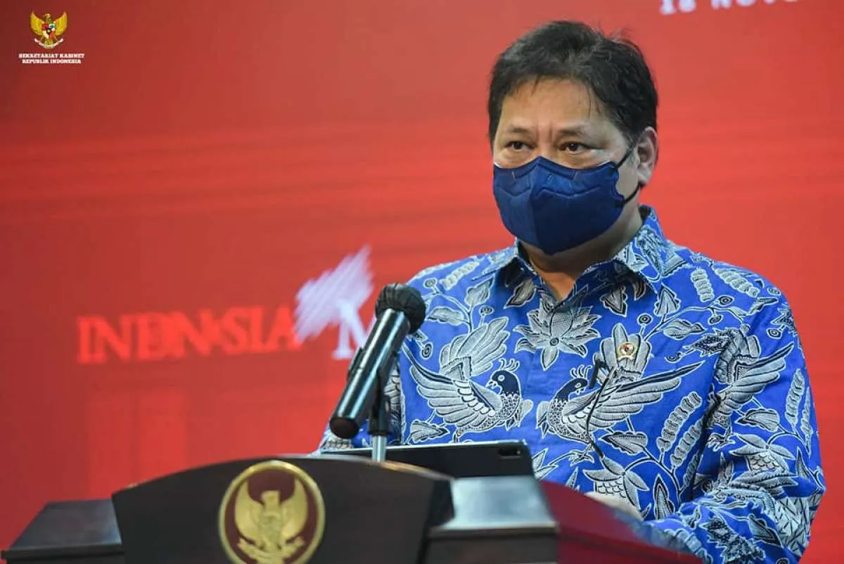 Pemerintah naikkan level PPKM daerah dengan tingkat vaksinasi kurang dari 50%