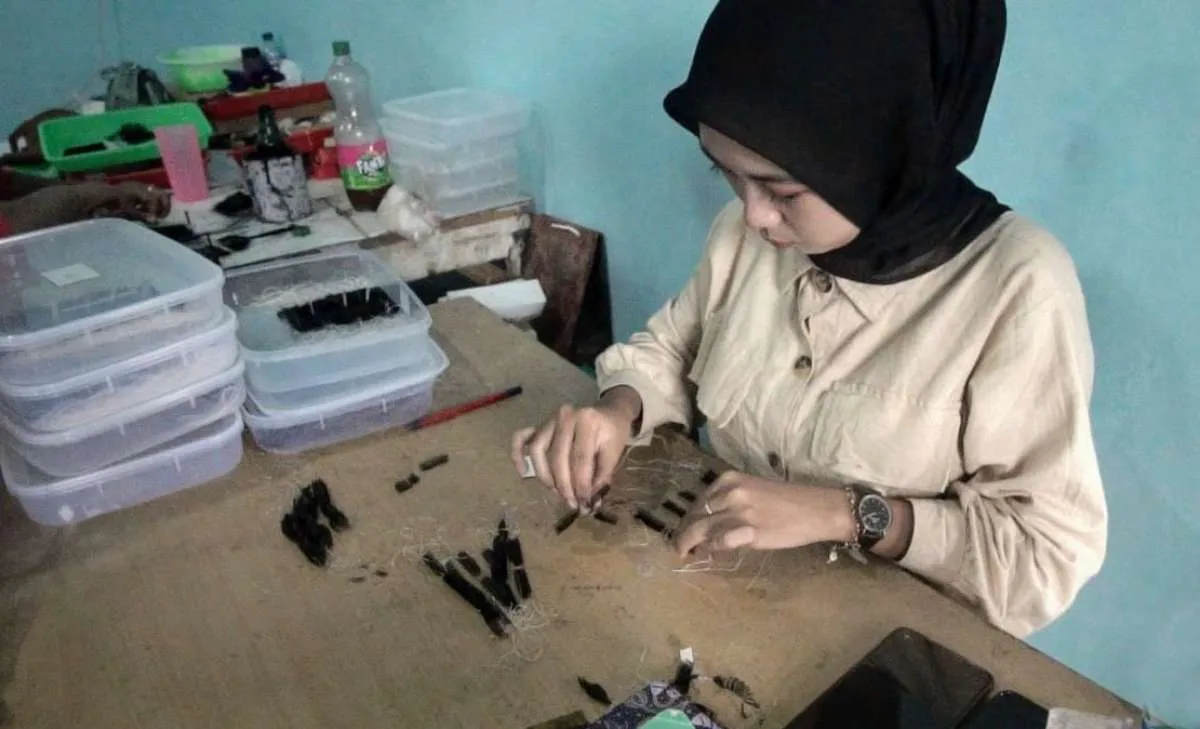 LPEI Bantu Pelaku UMKM Bula Mata Palsu Pasarkan Produk ke Eropa dan Amerika