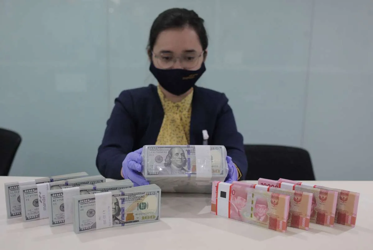 Rupiah berpotensi menguat hari ini (30/8), ini katalisnya 