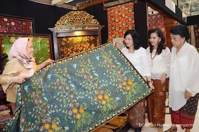Kemperin boyong IKM batik nasional melenggok di Paris