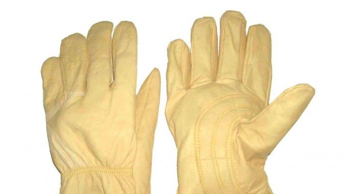 Pakai sarung tangan meningkatkan risiko terinfeksi virus corona, benarkah? 