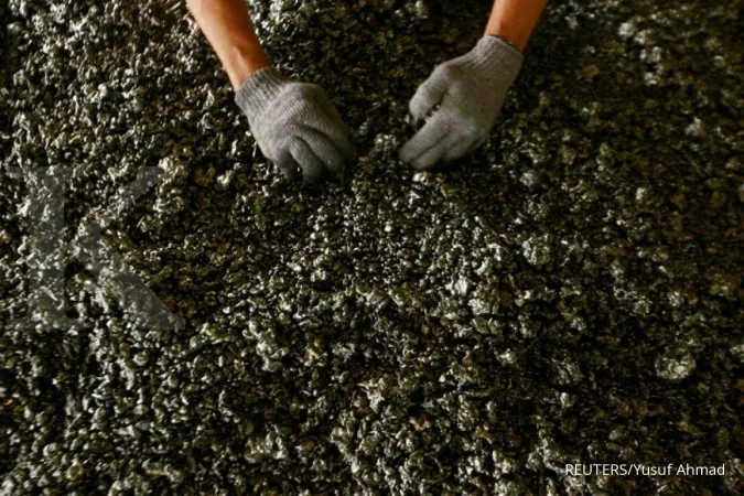 Indonesia allows nine companies to resume nickel ore exports