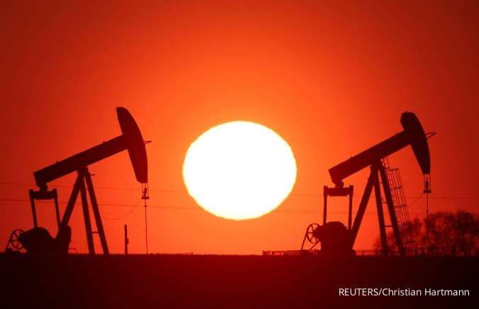 Pasokan Minyak Iran Masuk Pasar, Harga Brent dan WTI Bergerak Tipis Senin (23/3)