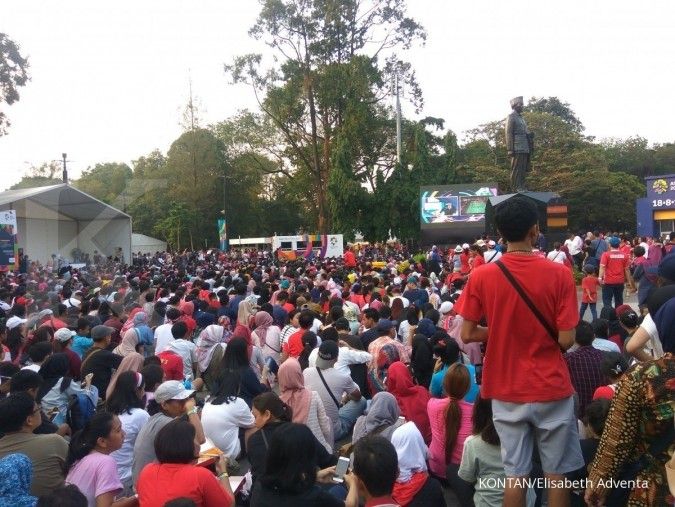 Tiket badminton habis, pengunjung nobar dadakan di zona Bhin Bhin