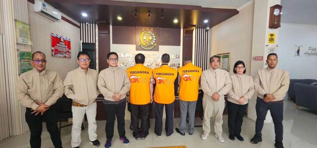 OJK Serahkan Tersangka Kasus Manipulasi Transaksi Saham Sriwahana (SWAT) ke Kejaksaan