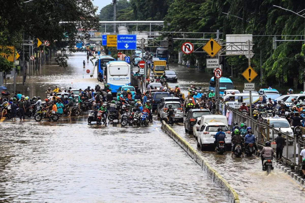 Pelaku usaha distribusi berharap banjir tak terulang lagi