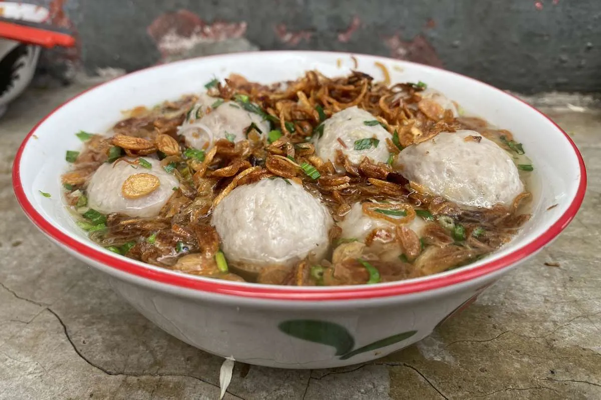 9 Bakso Enak di Bandung yang Selalu Ramai Pembeli, Yuk Coba!