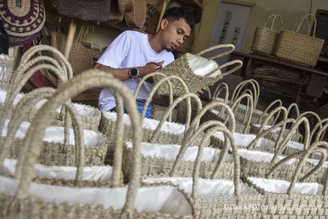 Dorong Pertumbuhan UMKM, OJK Terbitkan Beleid Mempermudah Kredit ke UMKM