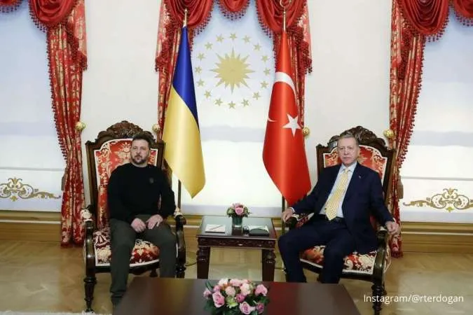 Meet Zelenskiy, Erdogan Offers to Mediate Ukraine - Russia Peace Negotiations