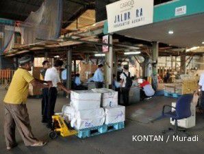 Transportation Ministry bows to pressure over cargo policy