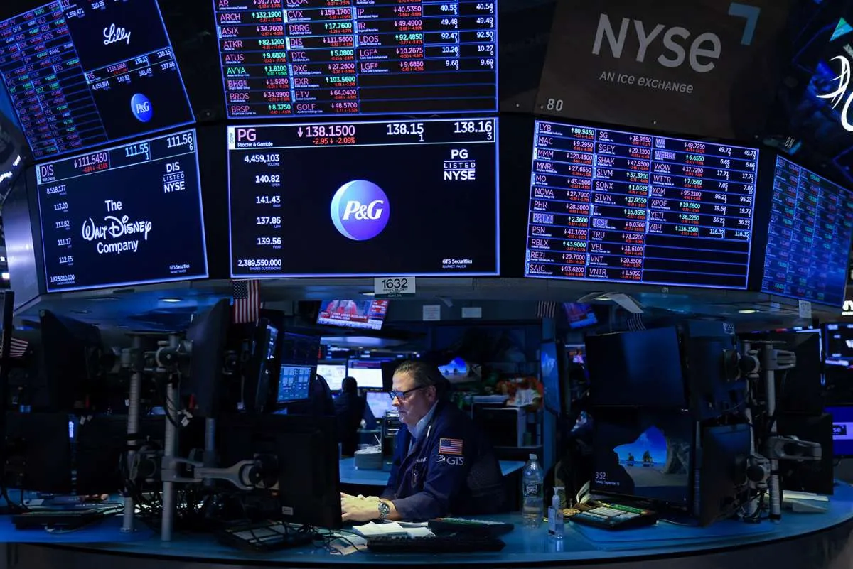 Bursa Wall Street: Dow Jatuh 1,62%, Nasdaq Turun 1,8%, S&P 500 Drop 1,72%