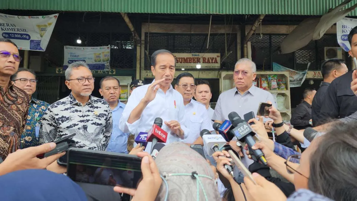 Jokowi: Kenaikan Harga Beras Bukan Karena Bansos