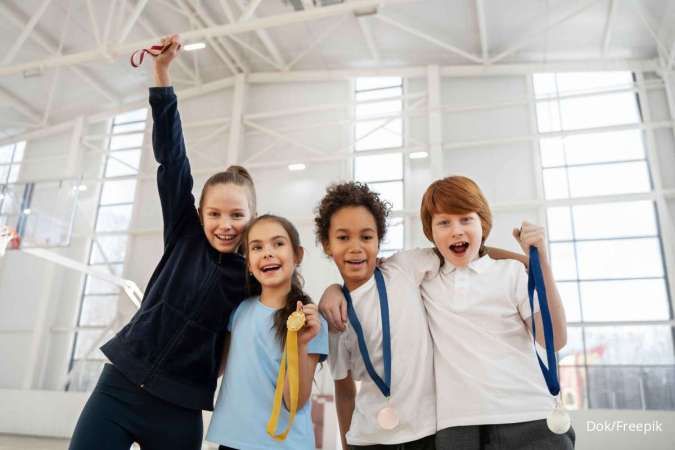 20 Ucapan Selamat Juara Kelas: Inspirasi Orang Tua & Teman